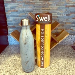 Swell water bottle